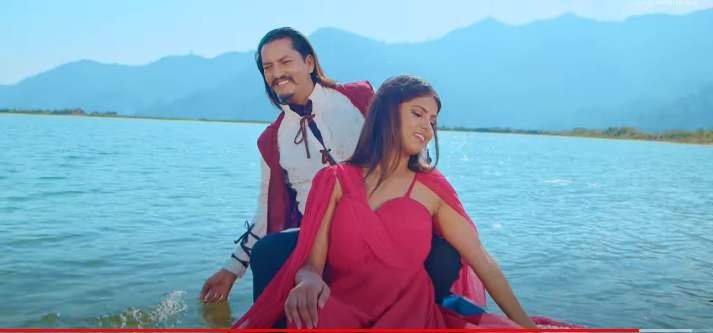 गायिका अन्जु पन्त र प्रतास दासको स्वरमा ‘बादलभित्र’