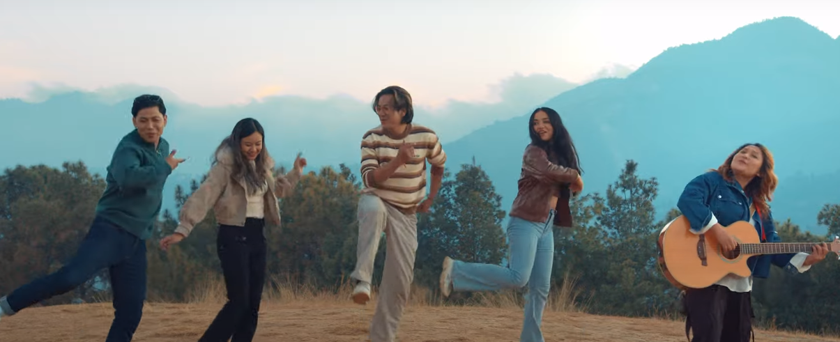 ‘आकाशैमा चिल हो कि बेसारा’ काे फिमेल भर्सन सार्वजनिक