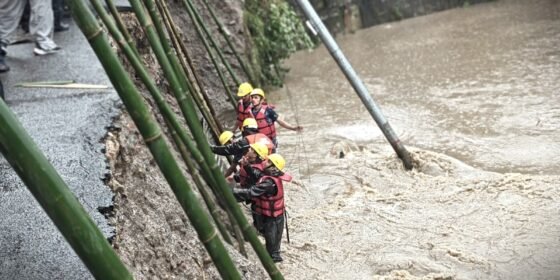 महानगरिय प्रहरी खटिएका छन् काठमाडौंमा, अफ्टयारो परे कता गर्ने सम्पर्क ?