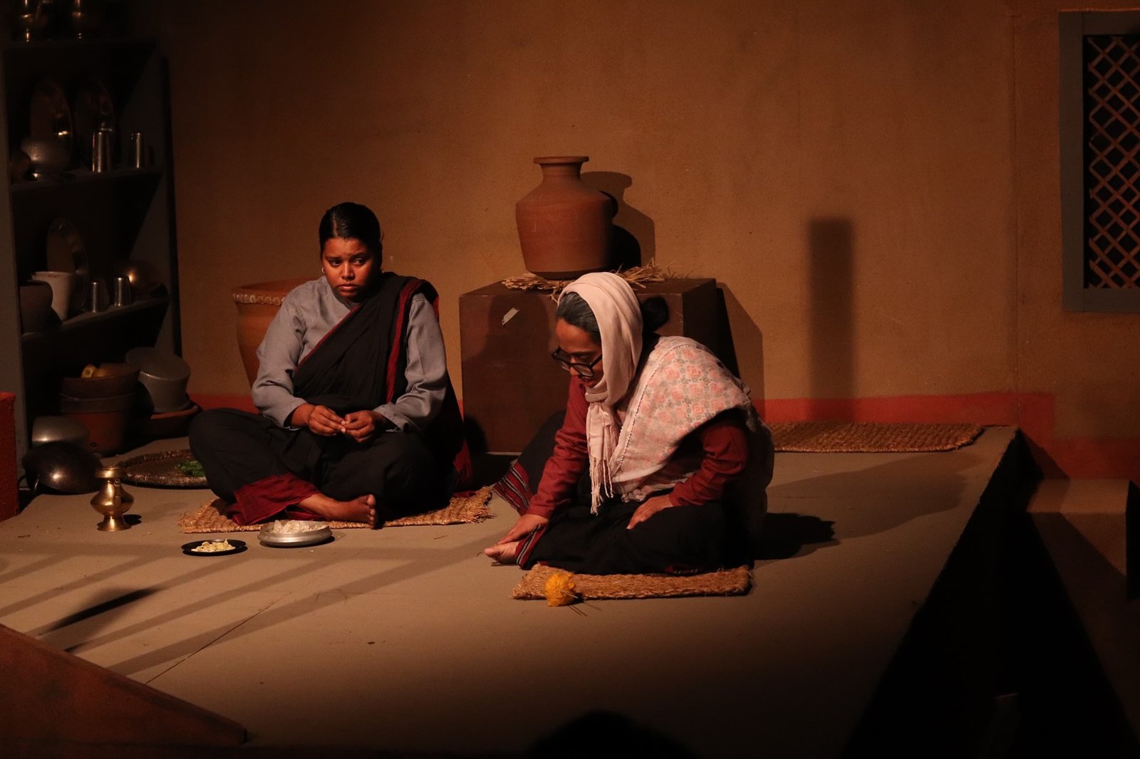 नाटक तयार छ भने देखाउने हैन त ?