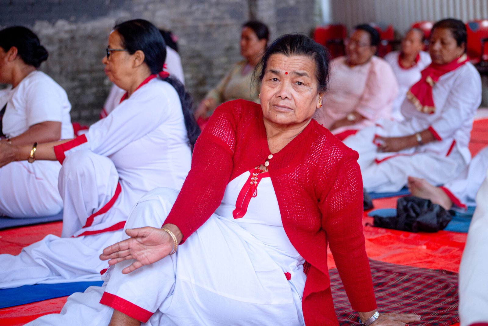 योगले फेरिँदै महिलाको दैनिकी: स्वास्थ्यसँगै आत्मविश्वास