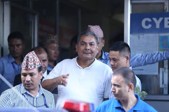 एयरपोर्टमै कार्यक्रम गर्ने सोच, तर प्रहरी पुग्यो अघि नै !