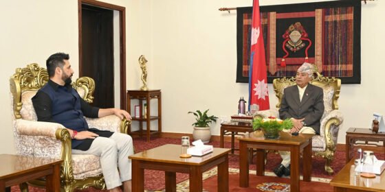 राष्ट्रपतिलाई भेट्न शीतल निवास पुगे रवि लामिछाने
