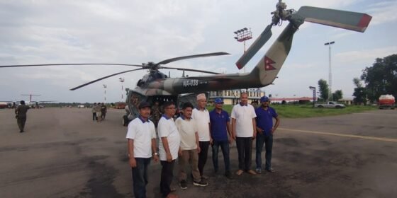 बडीमालिकामा टेलिफोन र इन्टरनेट विस्तारका लागि हेलिकप्टरबाट उपकरण ढुवानी