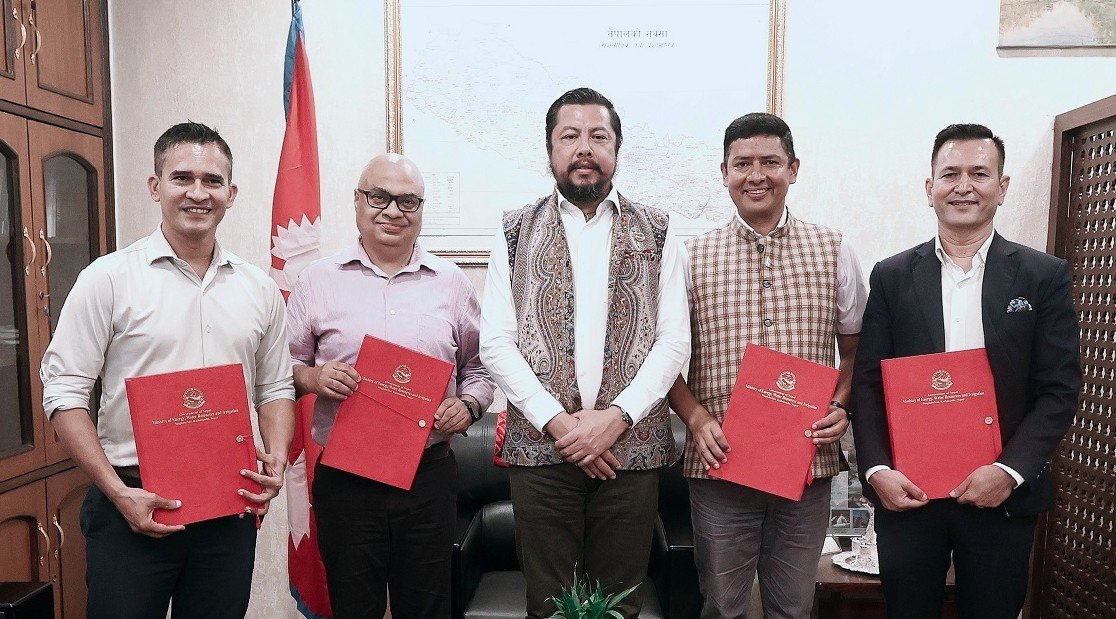 ऊर्जामन्त्री श्रेष्ठको सल्लाहकार टिममा थपिए तीन जना