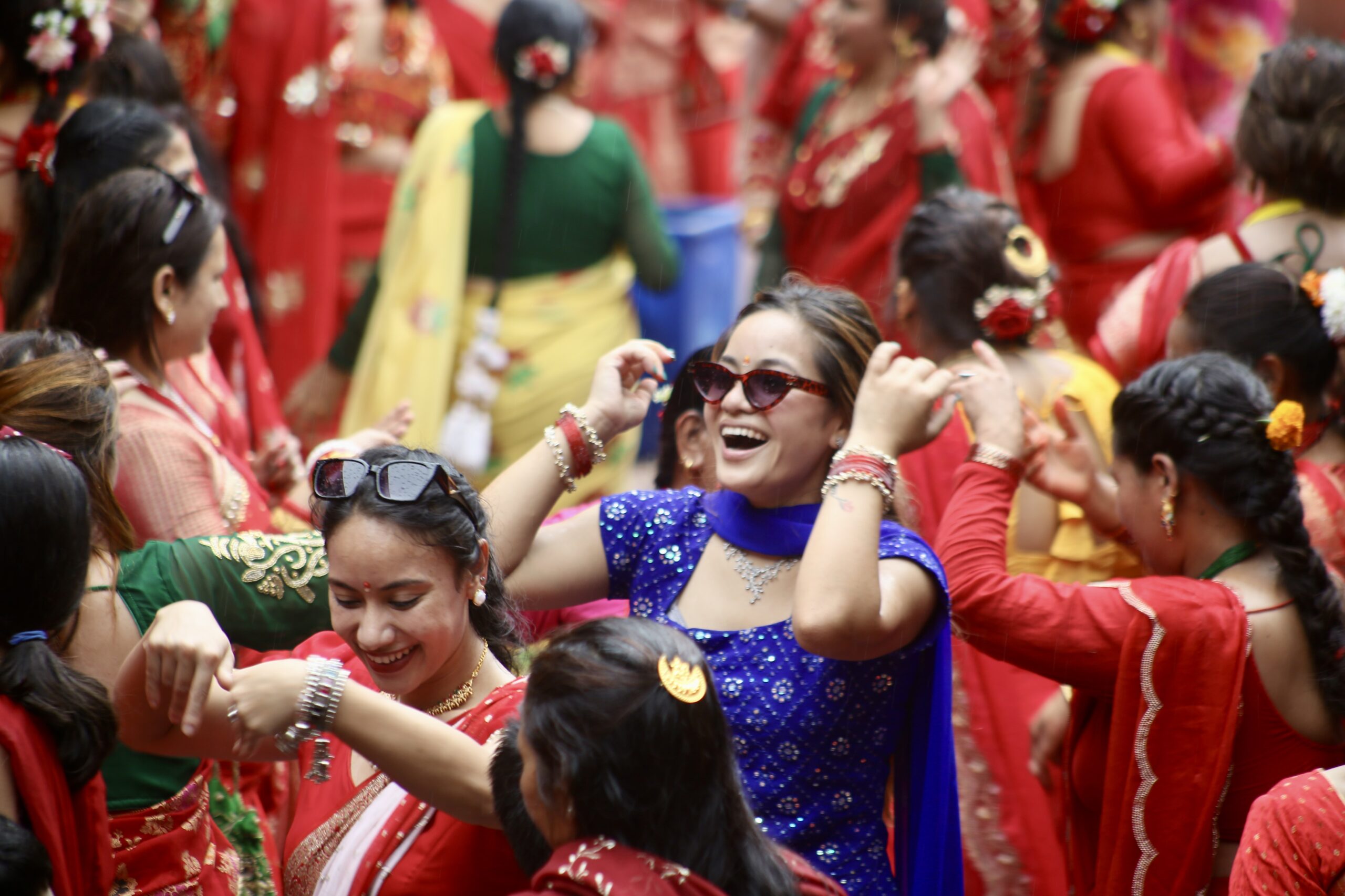 झरीमा पनि रोकिएन तीजको उमंग (फोटो फिचर)